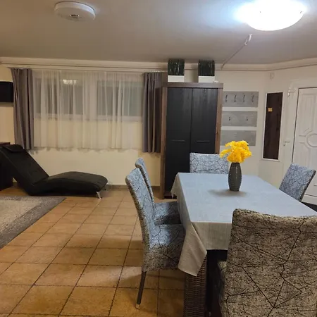 Holiday Apartman *