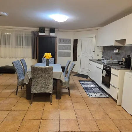 Holiday Apartman
