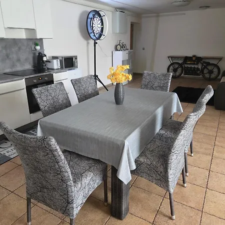 Holiday Apartman * Kecskemét