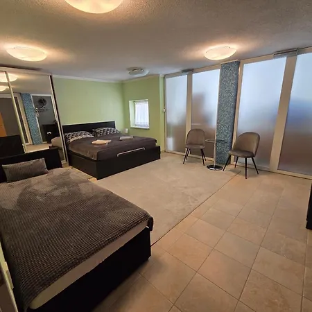 Holiday Apartman *
